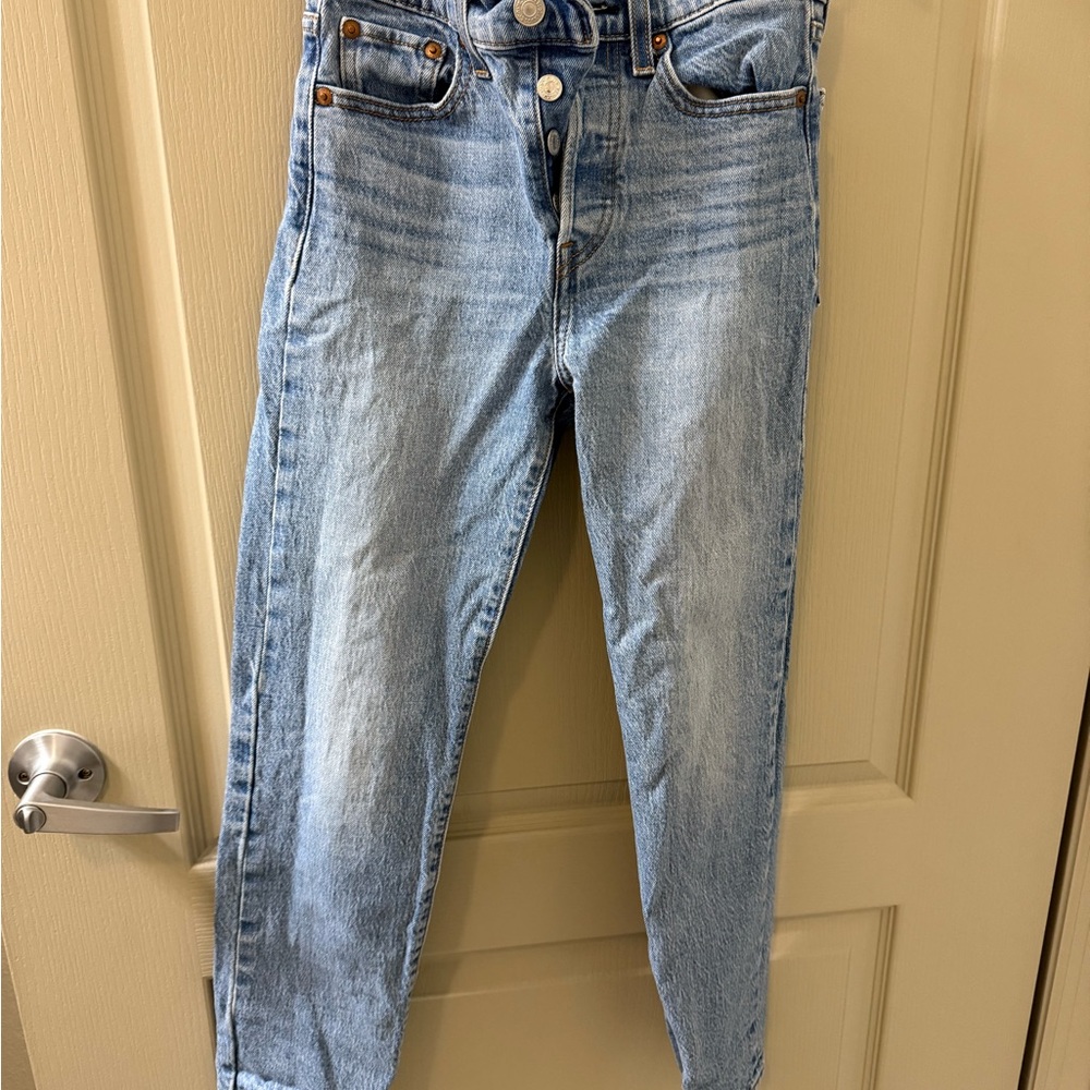 Levi's Wedgie Straight Light Wash Jean